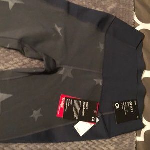 NWT Gap Sculpt Compression Capris